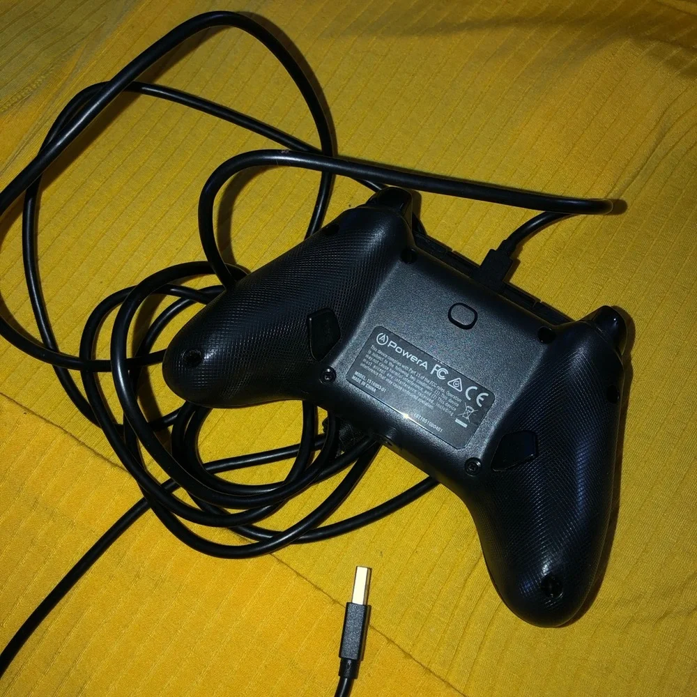 Gaming controller